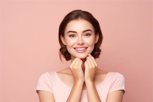 深圳希思整形醫(yī)院隆胸效果及專家團(tuán)隊(duì)、費(fèi)用一覽