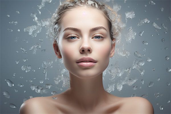 揭秘蘭州軍區(qū)總醫(yī)院整形科：權(quán)威醫(yī)生寄語，見證隆鼻奇跡