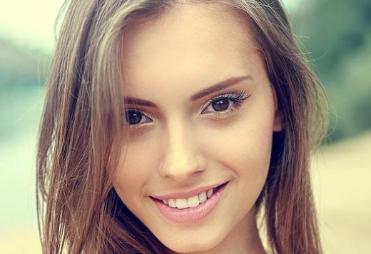 女性顴骨過(guò)高過(guò)寬如何調(diào)整？探討面部輪廓整形的方法