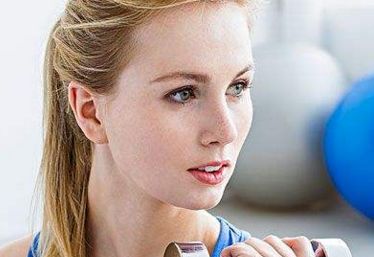 假體隆胸術(shù)后能提升乳房嗎？解析下垂現(xiàn)象及效果