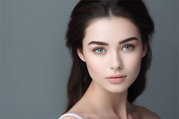 青島玻尿酸豐唇哪家更好？人氣醫(yī)生大推薦