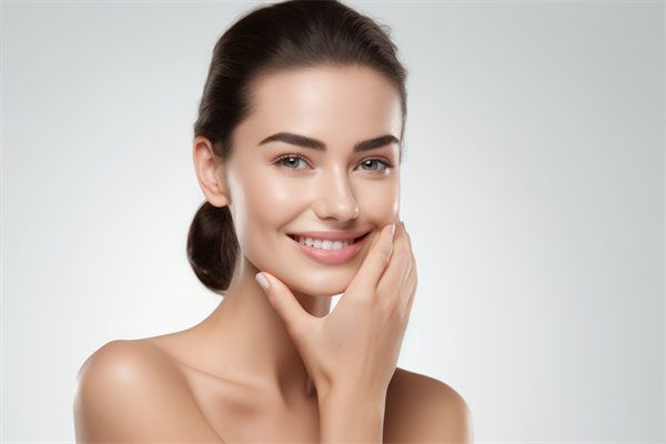 七分熱議，三分體驗(yàn)：深入剖析鄭州華領(lǐng)屈琳麗冰點(diǎn)脫毛