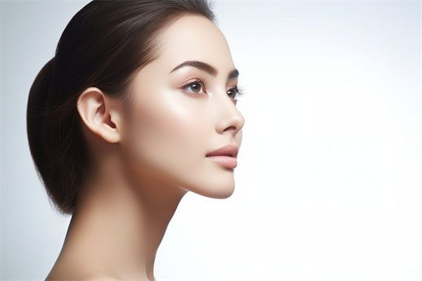 南京隆胸醫(yī)院哪家好？口碑技術(shù)分析，助你選擇理想醫(yī)院！