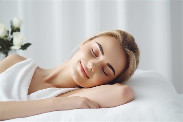 北京角膜移植價(jià)格，呂嵐、李納手術(shù)案例分享