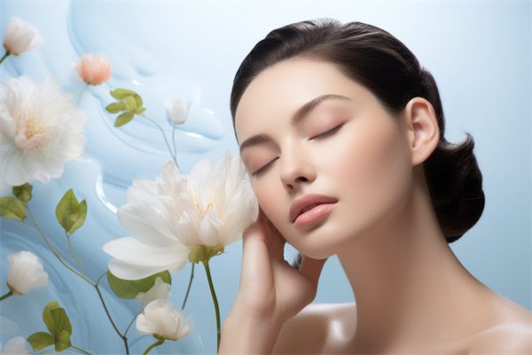 昆明假體隆胸費(fèi)用多少？華美美萊專家打造自然柔軟觸感！